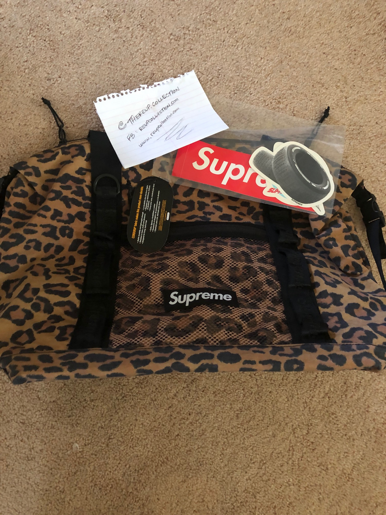 Supreme zip tote 2024 2020
