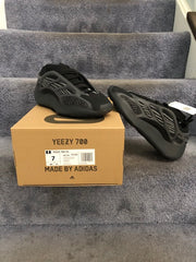 Adidas Yeezy 700 V3 