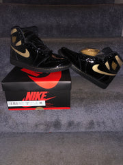 Air Jordan 1 Retro High OG “Black Metallic Gold”